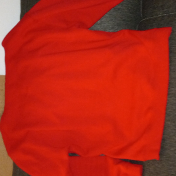 PRICE DROP🟥MEN RED HOODIE 🩸🟥 - Picture 10 of 11